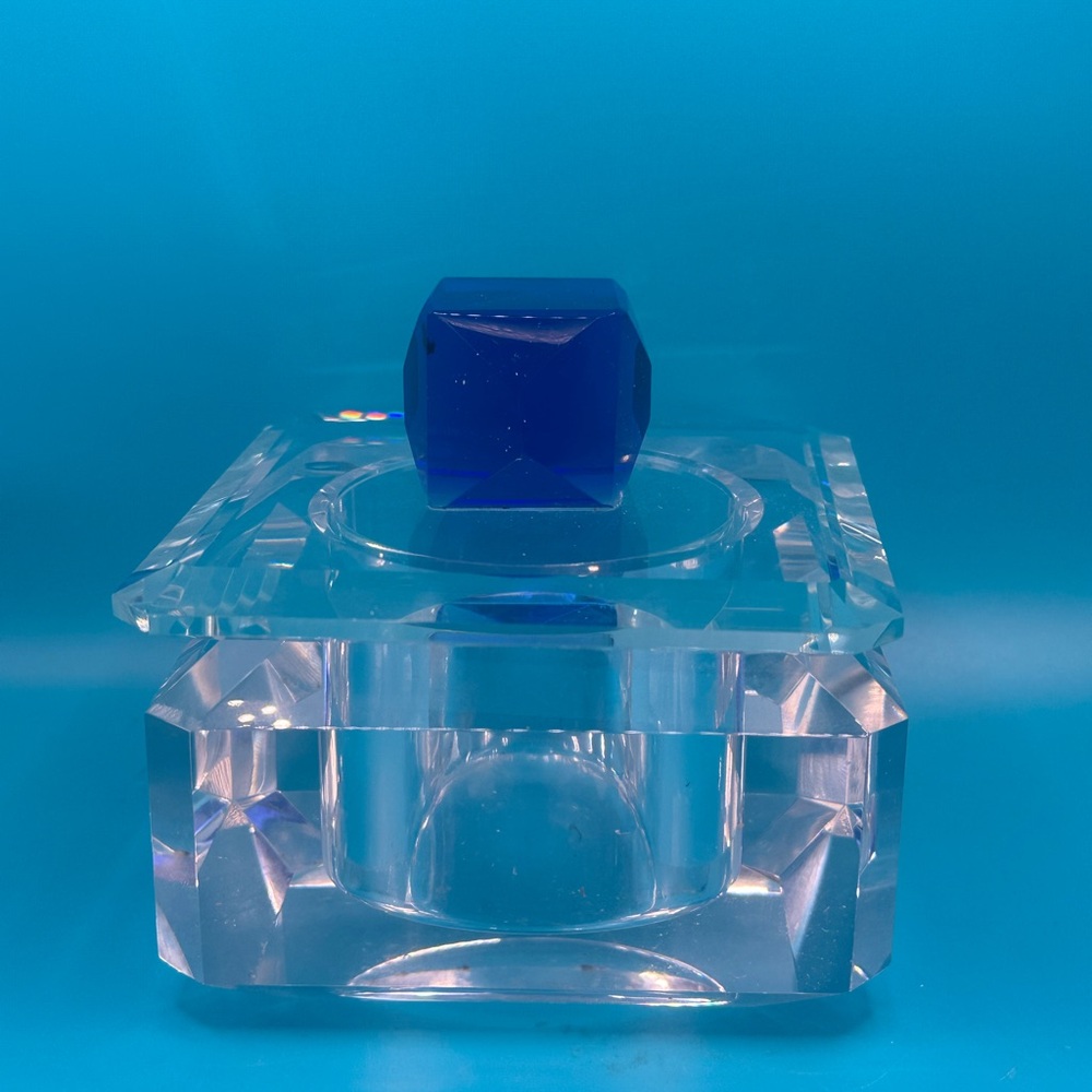 TAHARI HOME  CRYSTAL TRINKET BOX W/LID Used In Great Condition!!!!